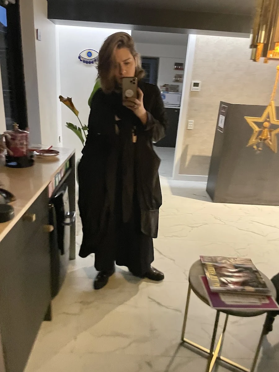 Jeyran in her Taringa salon